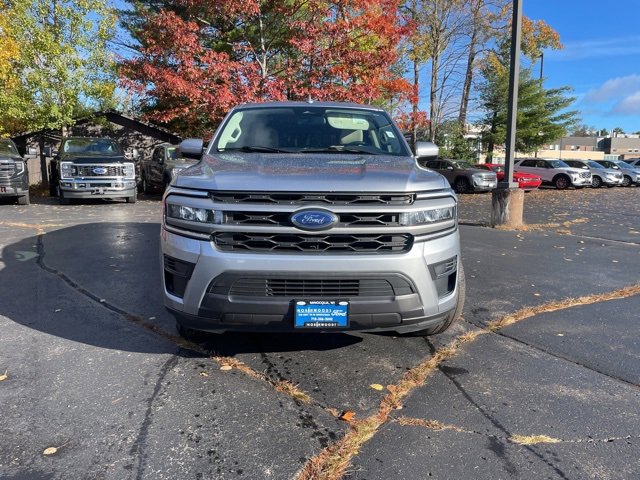 Certified 2024 Ford Expedition Max XLT image 4