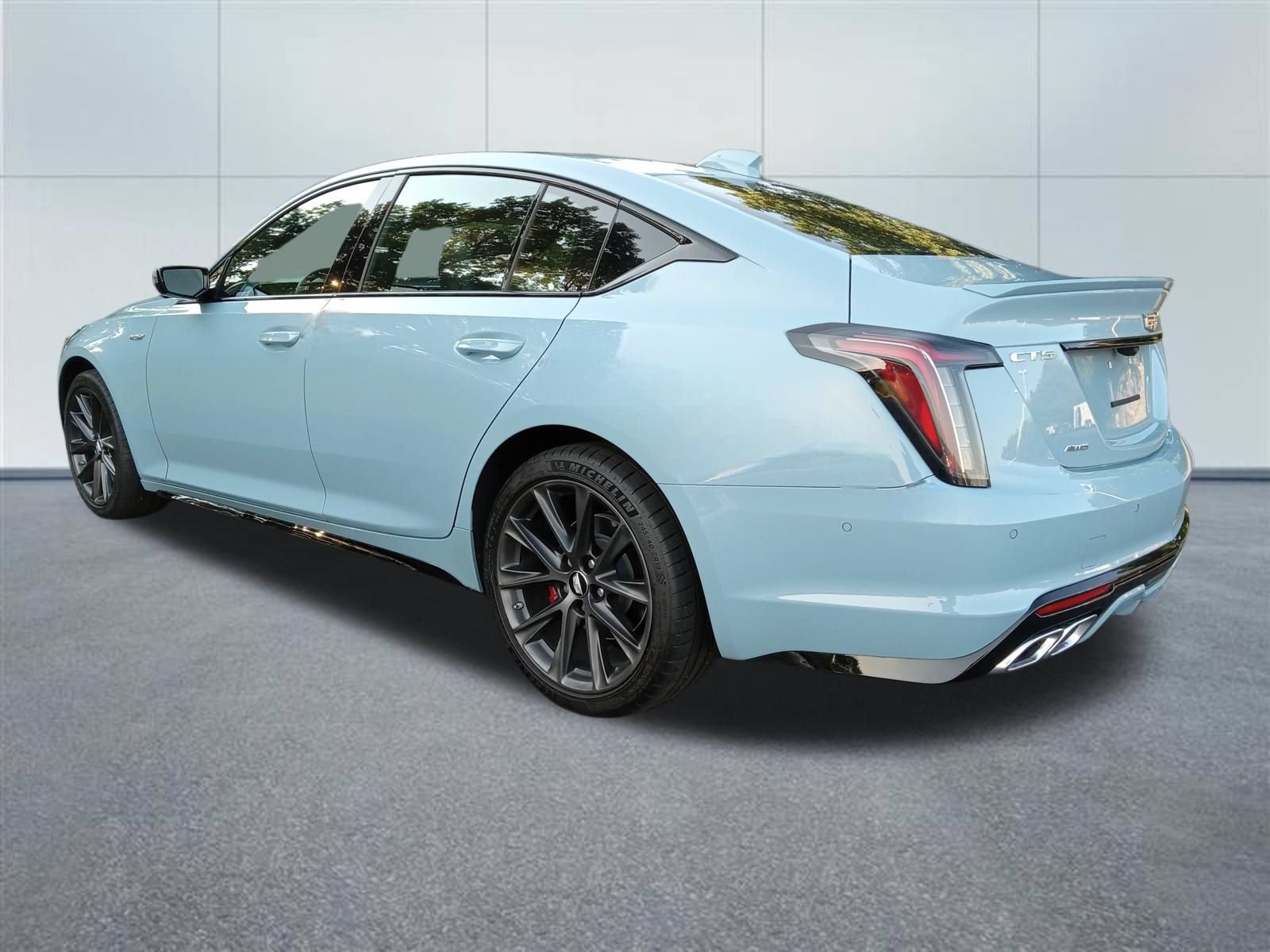Used 2025 Cadillac CT5 V AWD/4WD image 3