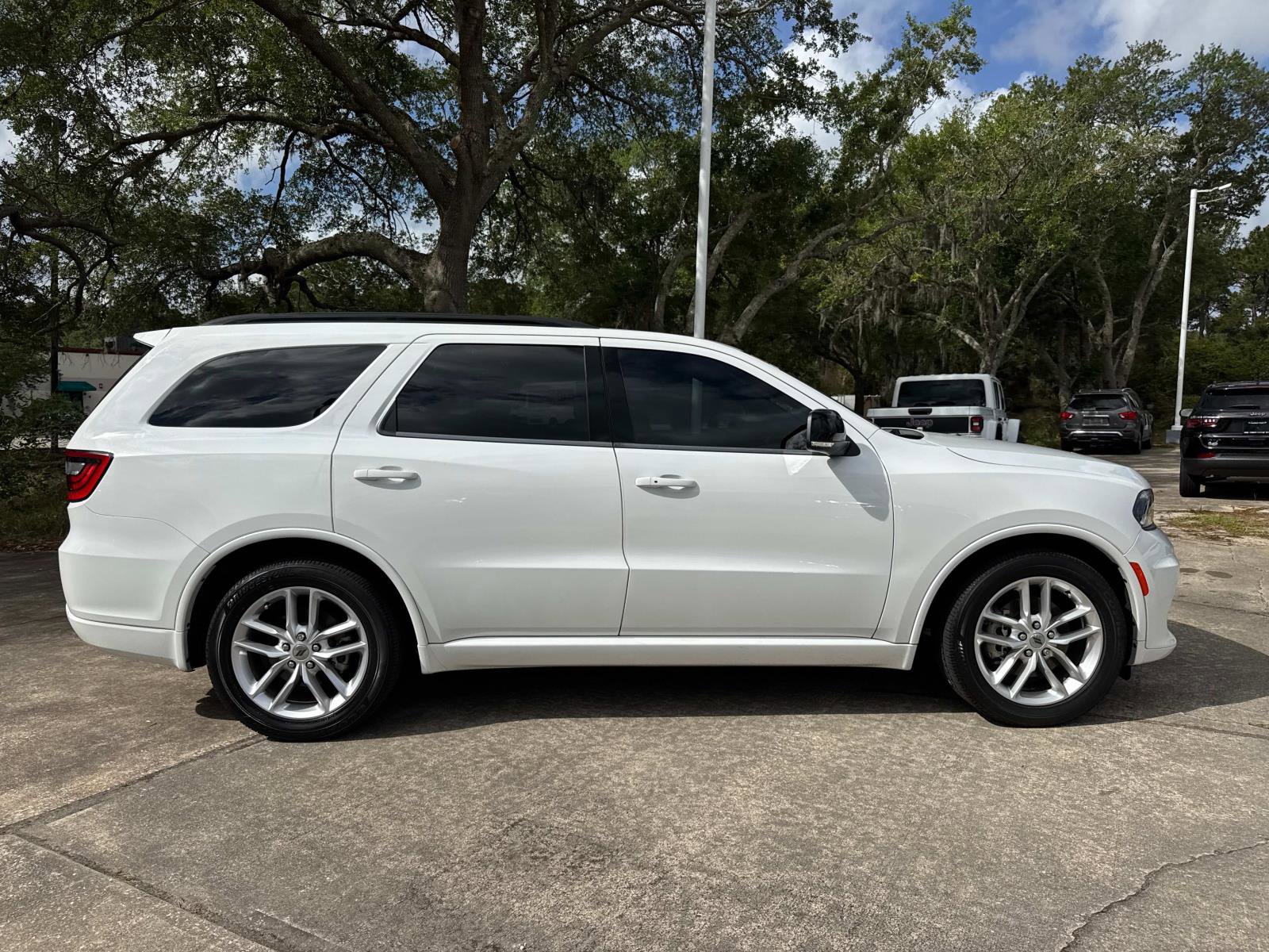 Used 2023 Dodge Durango GT image 2