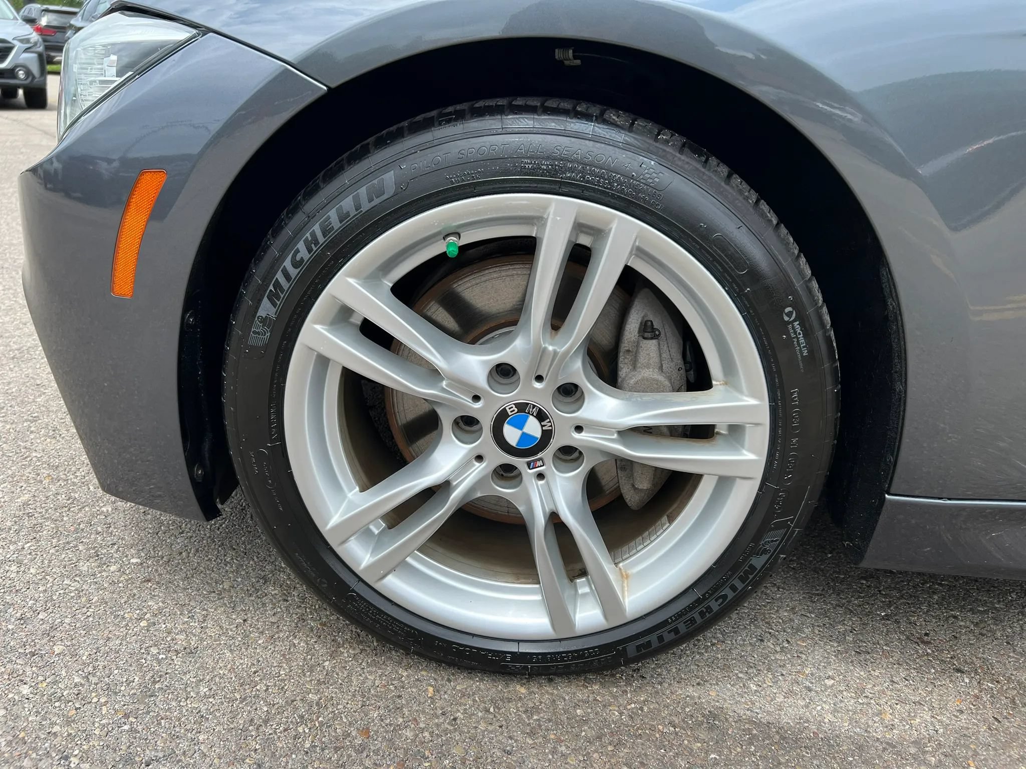 Used 2016 BMW 340i xDrive Sedan AWD/4WD image 9