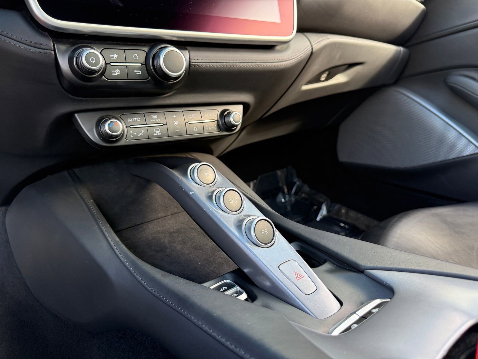 Used 2019 Ferrari Portofino image 26