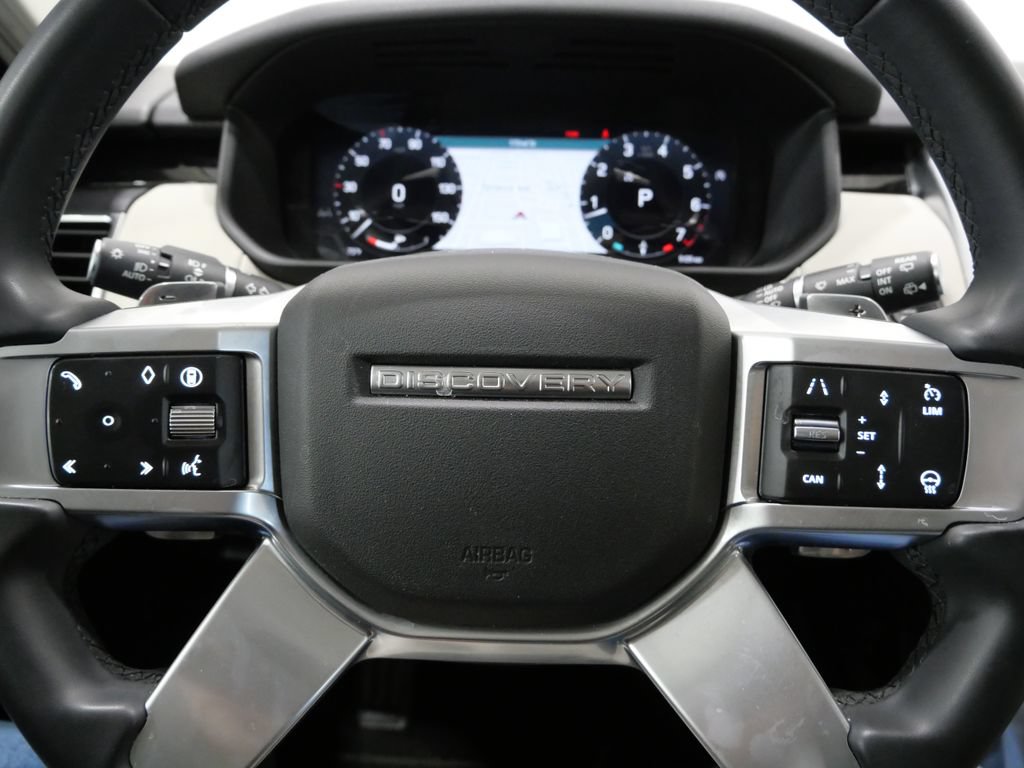 Used 2025 Land Rover Discovery S AWD/4WD image 16