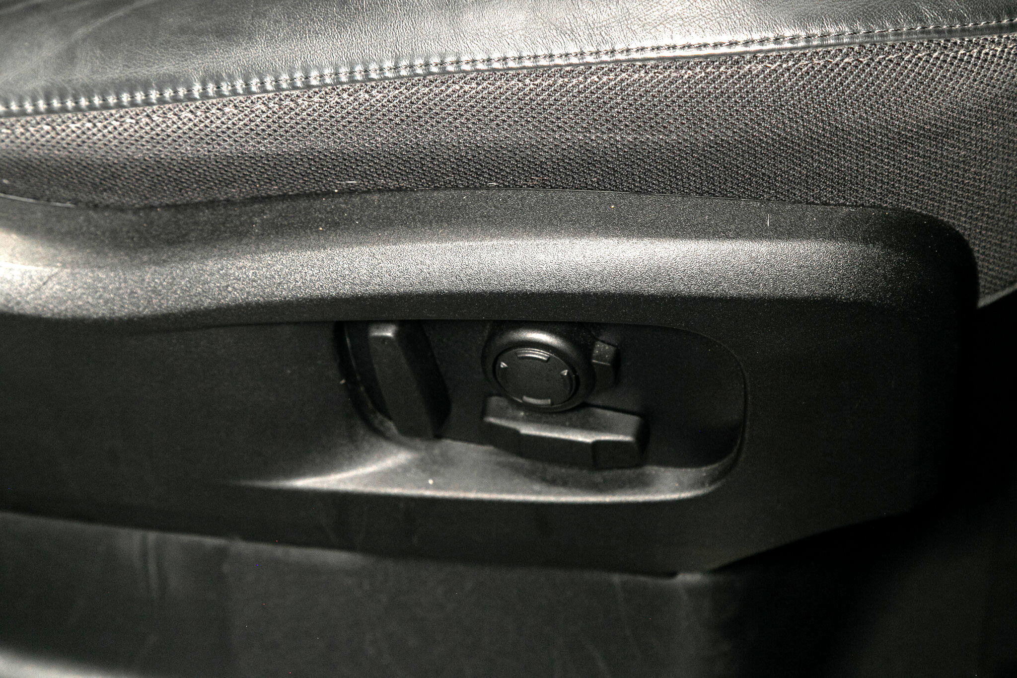 Used 2020 Land Rover Defender 110 X image 23