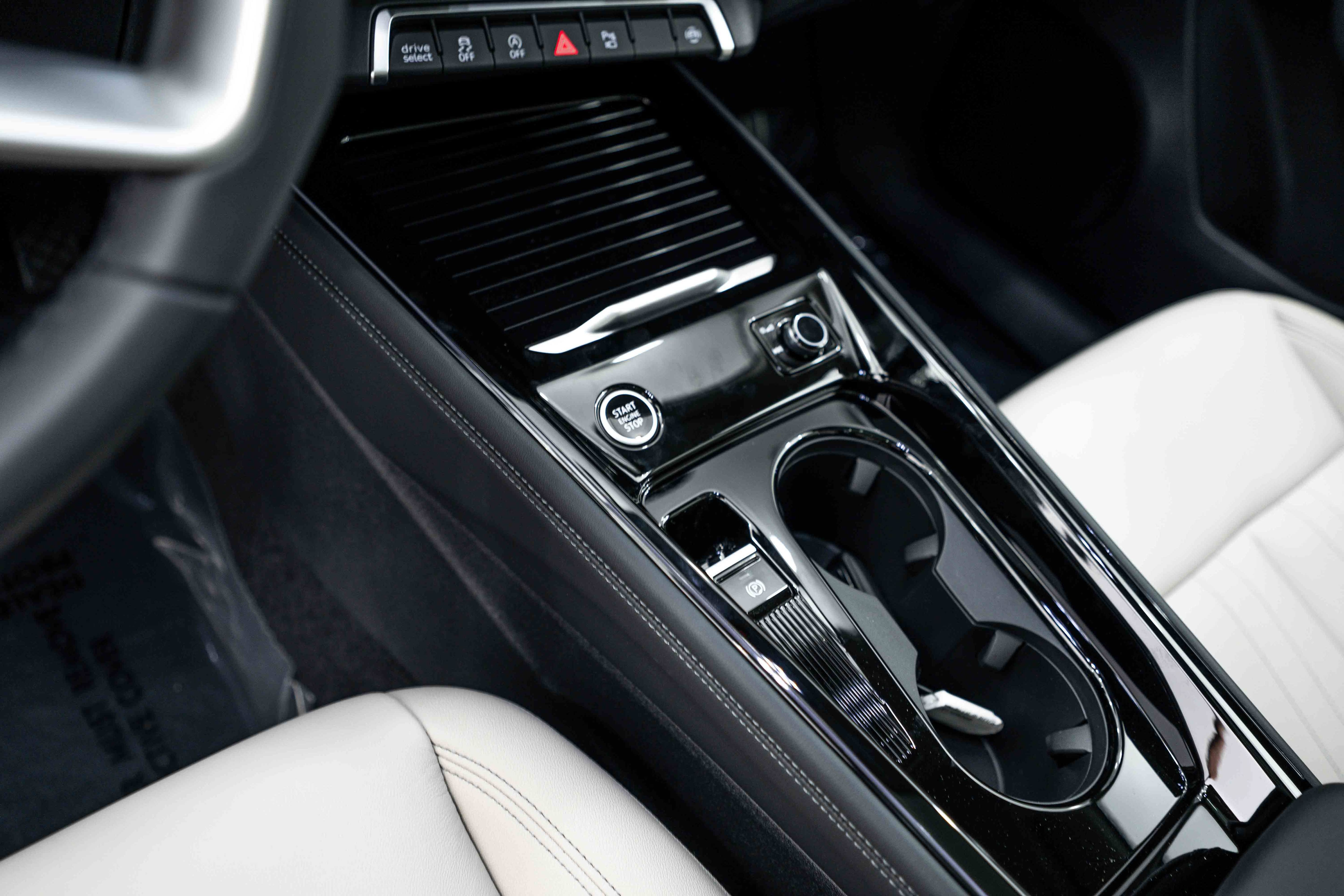 New 2026 Audi Q3 quattro 2.0T AWD/4WD image 12