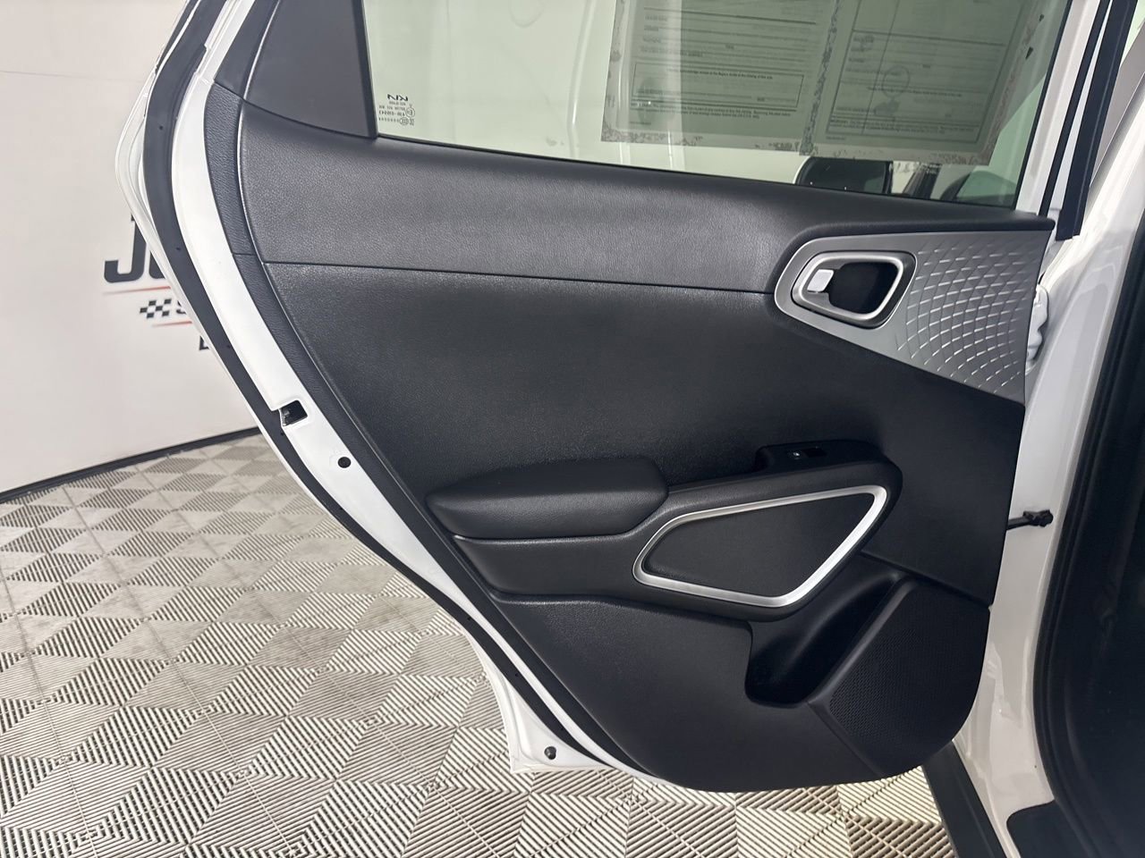 Used 2025 Kia Soul LX image 19