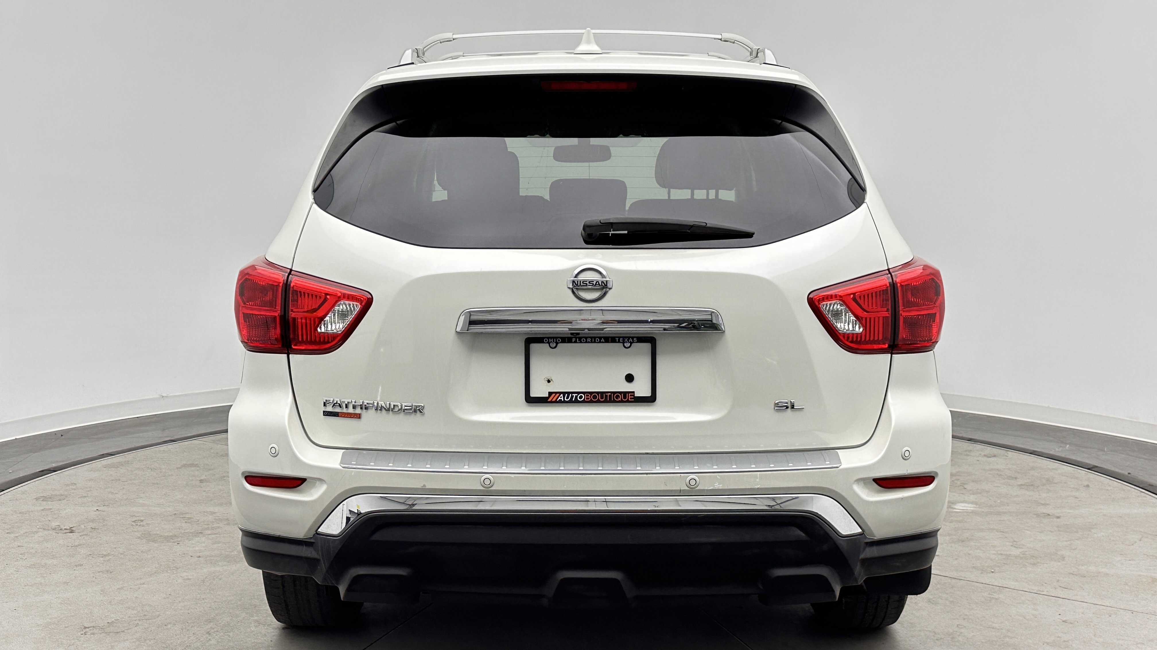 Used 2019 Nissan Pathfinder SL w/ Cargo Package image 7