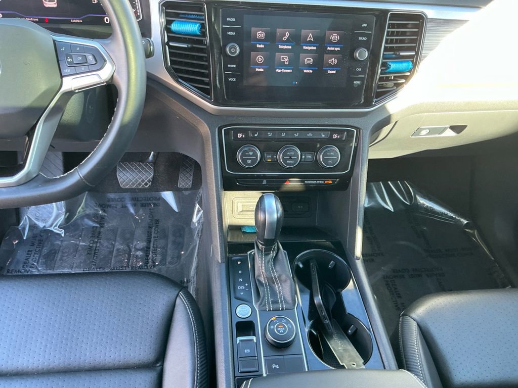 Used 2022 Volkswagen Atlas Cross Sport SE w/ Panoramic Sunroof Package image 11