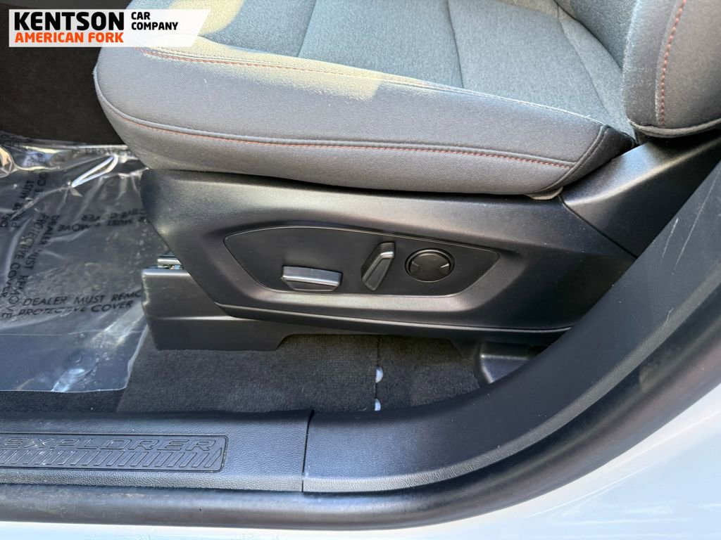 Used 2025 Ford Explorer Active image 29