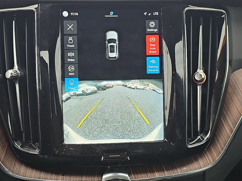 Used 2023 Volvo XC60 B5 Plus w/ Protection Package Premier AWD/4WD image 9