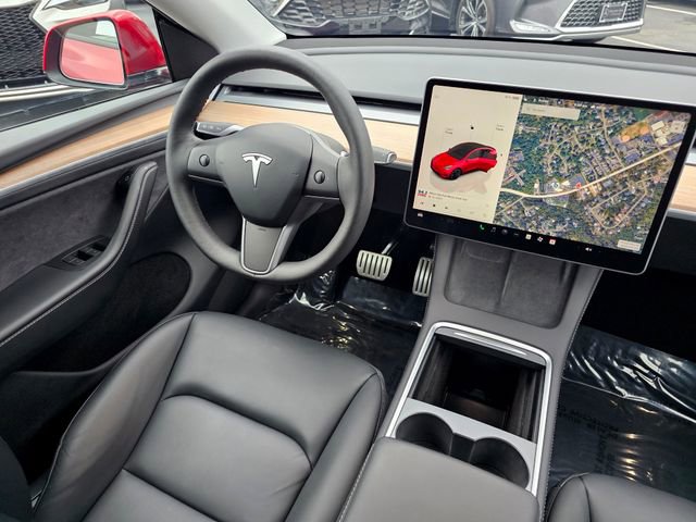 Used 2024 Tesla Model Y Performance image 28