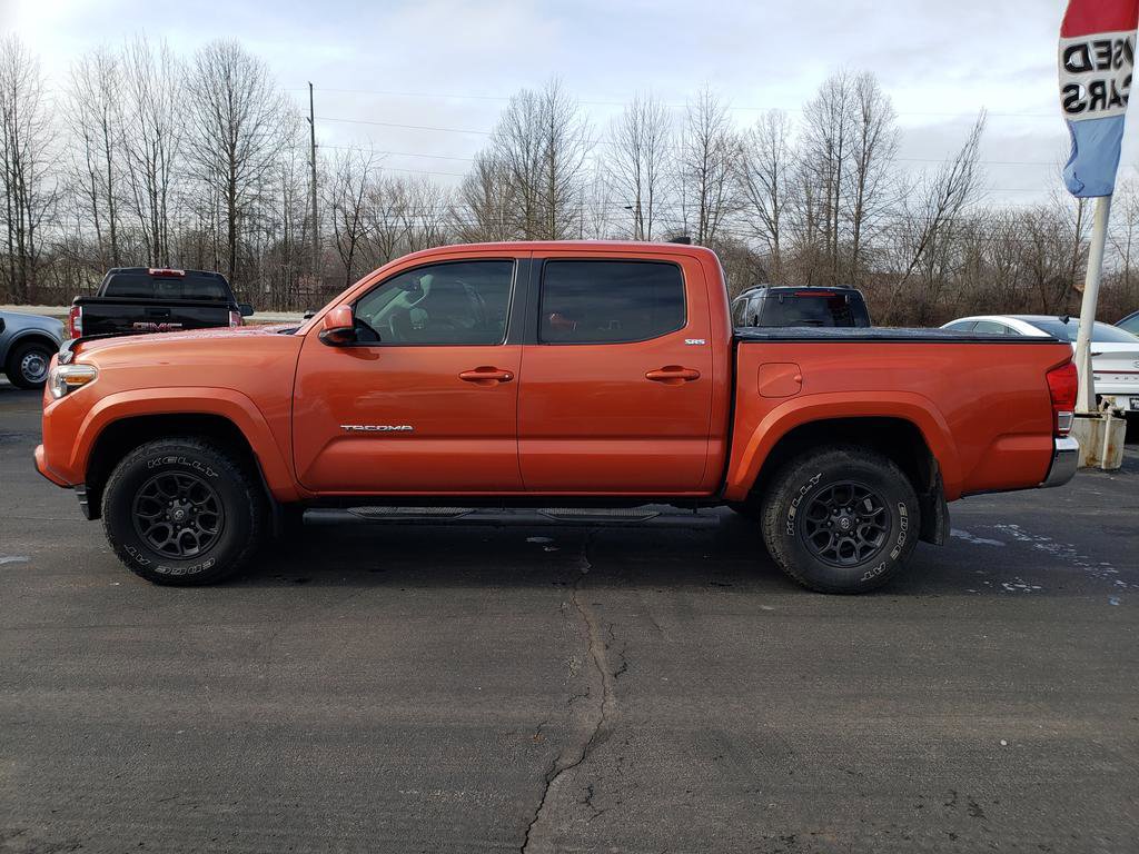 Used 2017 Toyota Tacoma SR5 w/ Tow Package image 9