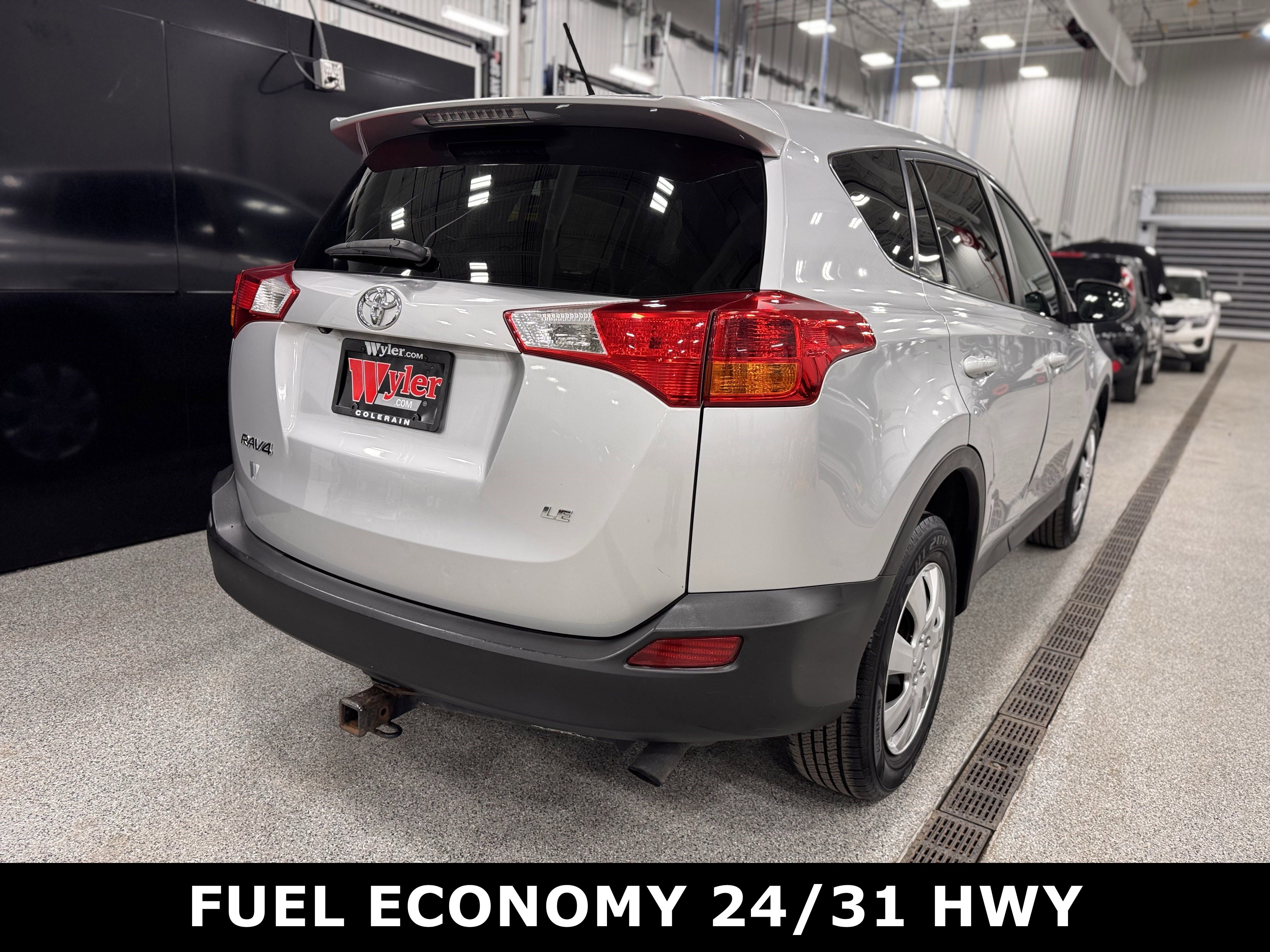 Used 2015 Toyota RAV4 LE image 3