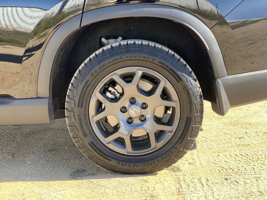 Used 2025 Honda Pilot TrailSport image 31