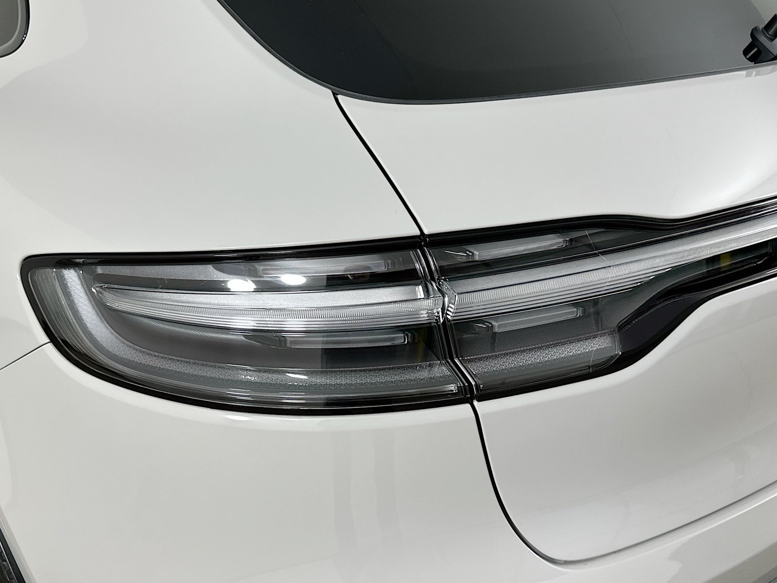 New 2026 Porsche Macan AWD/4WD image 11