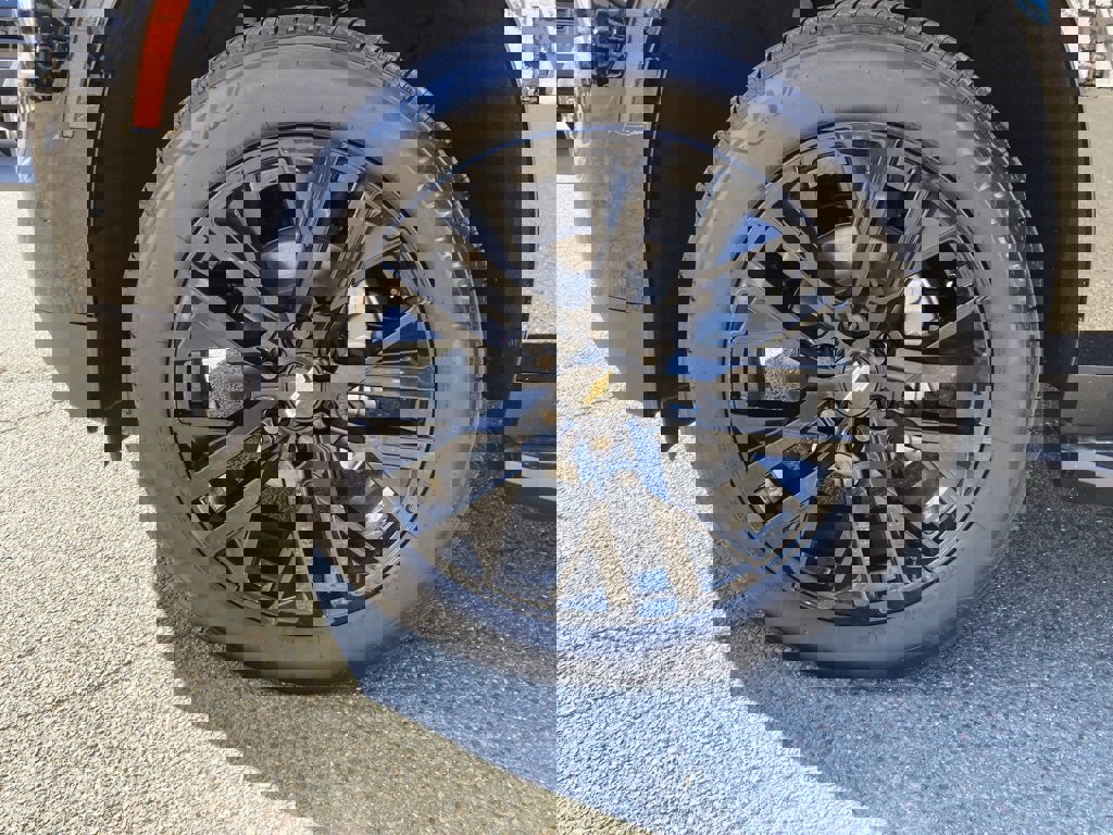 New 2025 Chevrolet Suburban Premier image 29