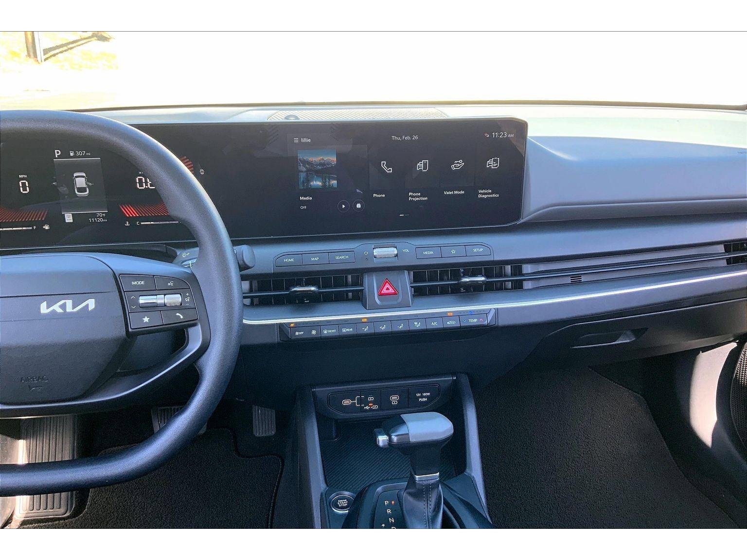 Used 2025 Kia K4 LX image 6