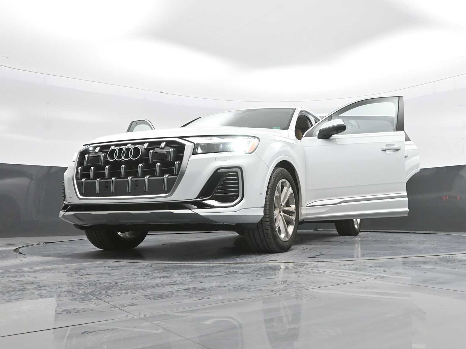 Used 2025 Audi Q7 3.0T Prestige w/ Prestige Package AWD/4WD image 47