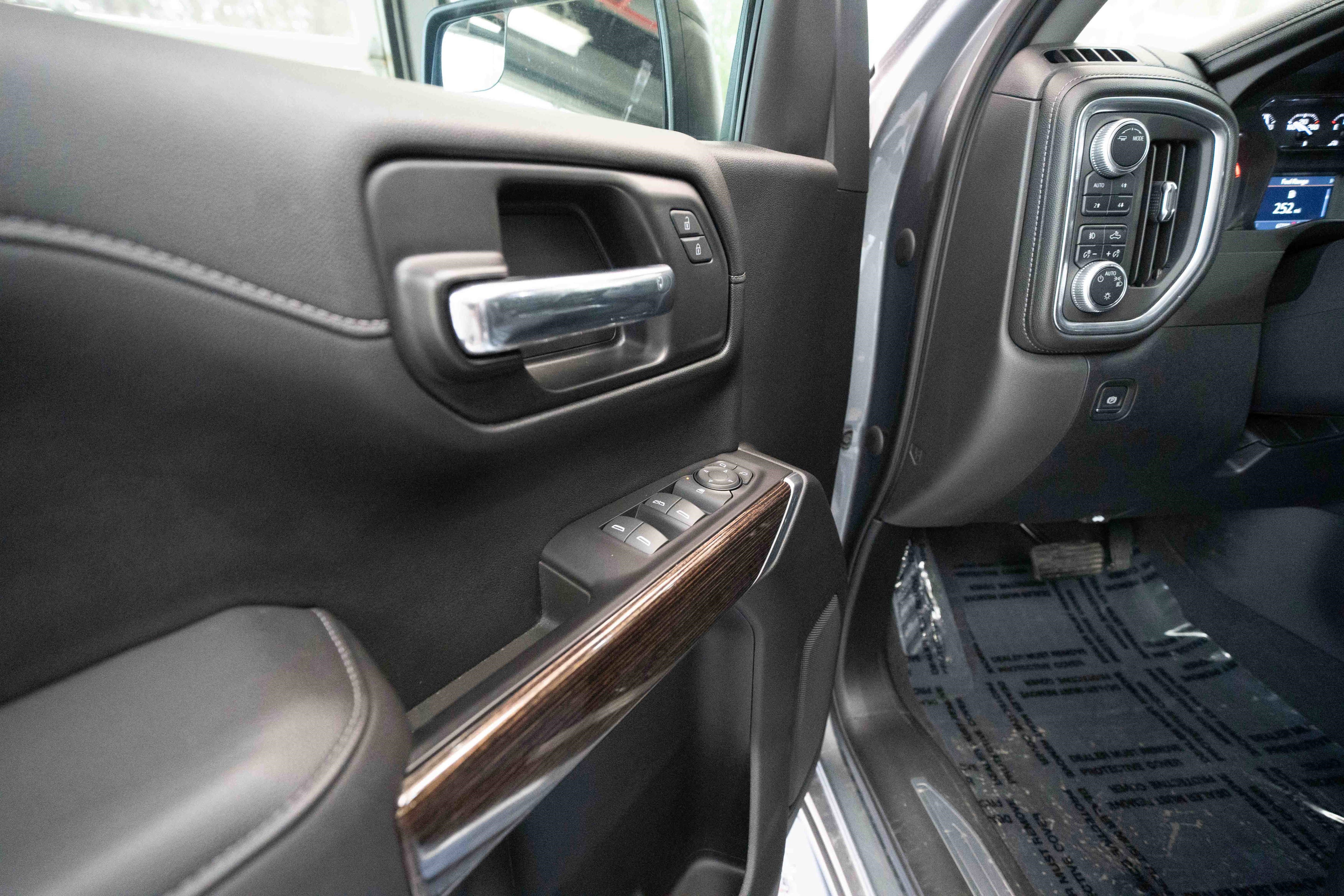 Used 2020 GMC Sierra 1500 Elevation w/ Elevation Value Package image 7