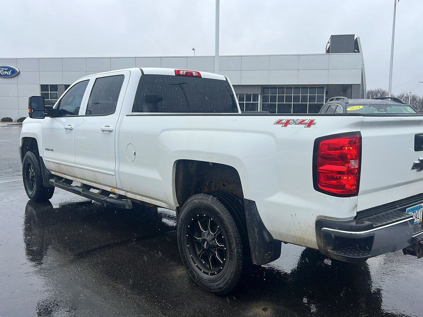 Used 2015 Chevrolet Silverado 3500 LT w/ LT Convenience Package image 8