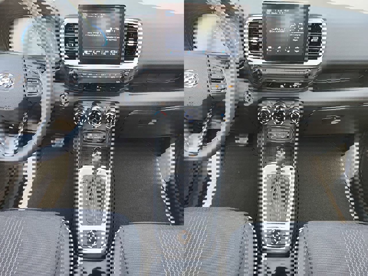 Certified 2026 Hyundai Venue SEL FWD image 19