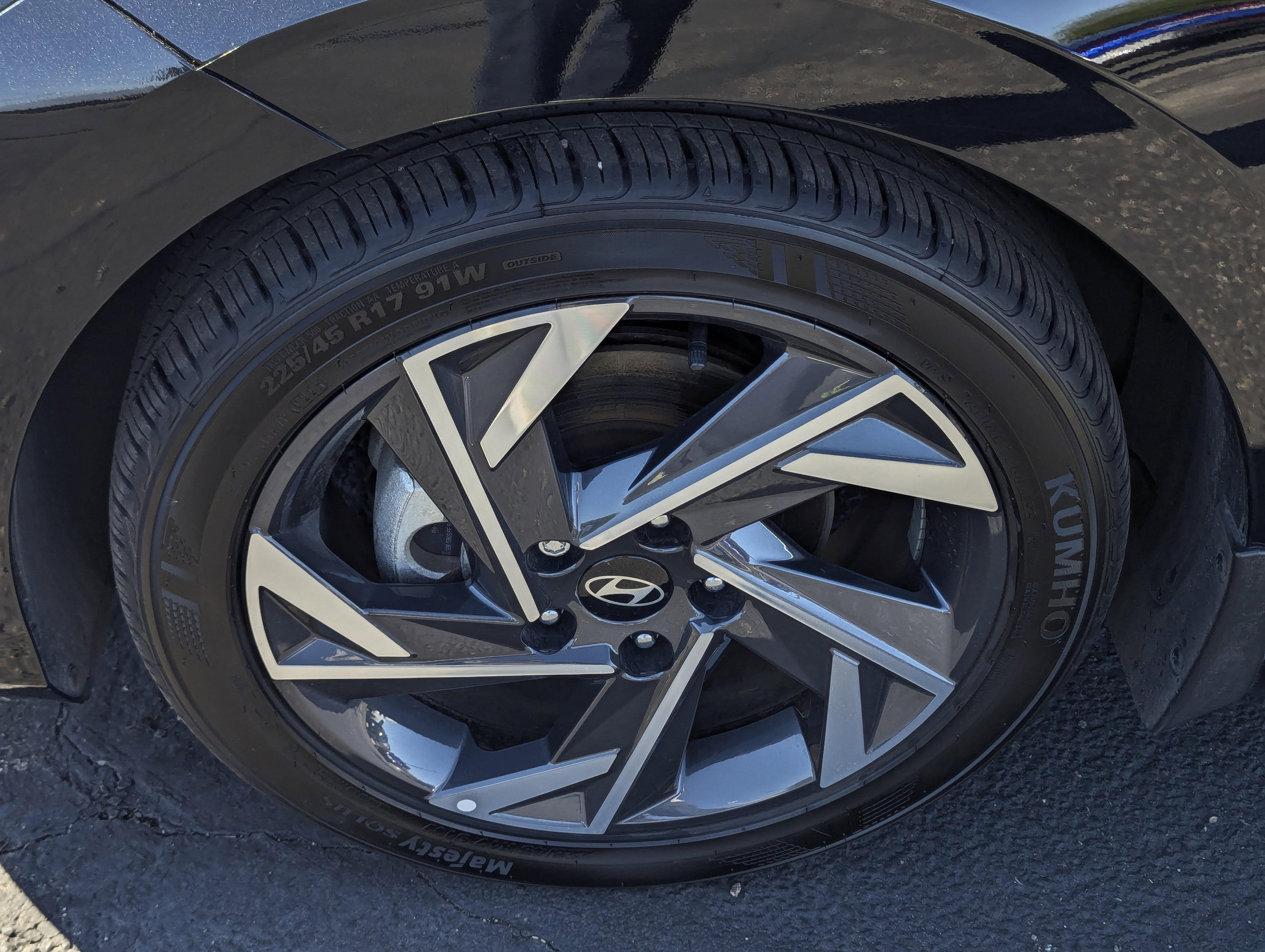 Certified 2025 Hyundai Elantra Sport image 7