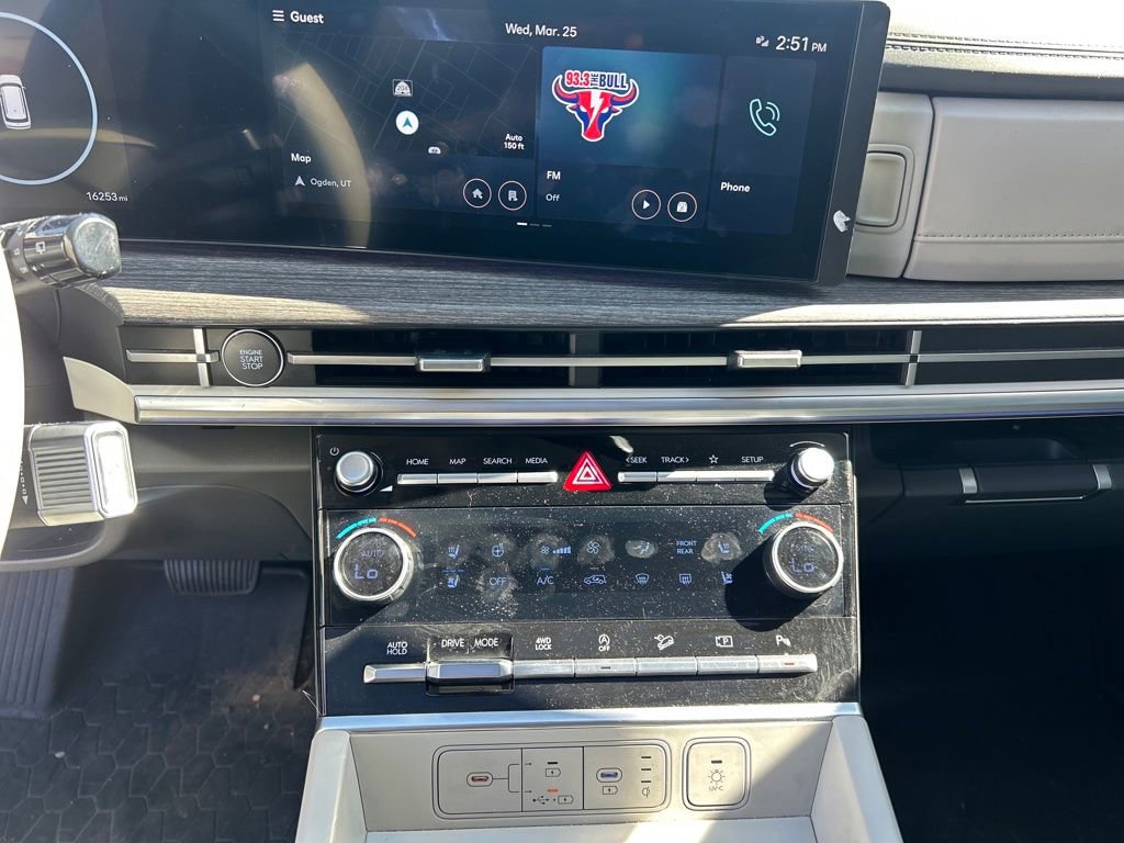 Used 2024 Hyundai Santa Fe Limited image 19