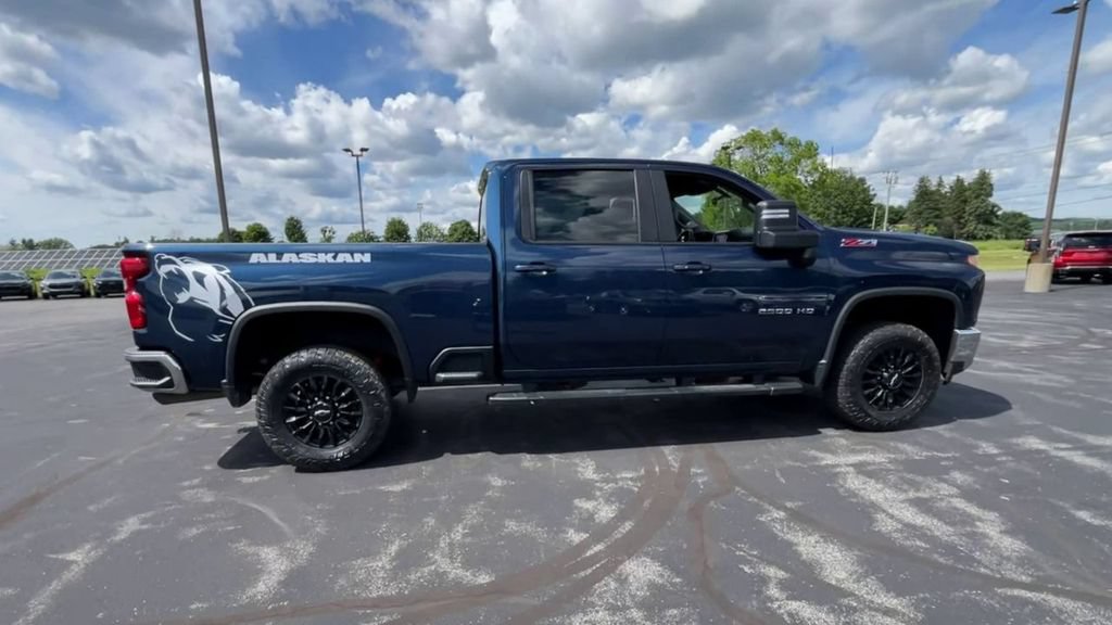 Used 2023 Chevrolet Silverado 2500 LT w/ Convenience Package AWD/4WD image 9