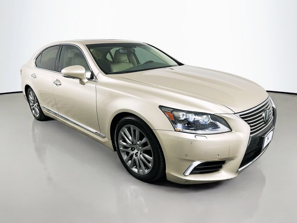 Used 2013 Lexus LS 460 w/ Comfort Pkg RWD image 3