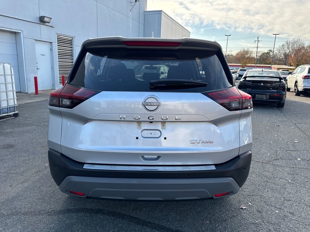 Used 2022 Nissan Rogue SV image 4