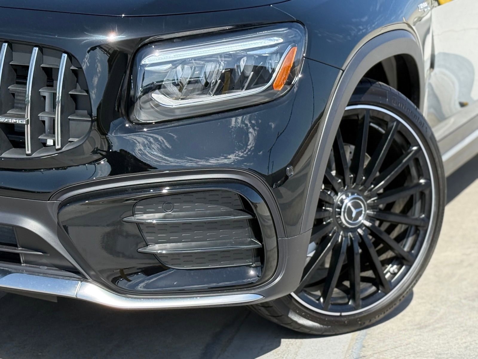 New 2026 Mercedes-Benz GLB 35 AMG 4MATIC image 4