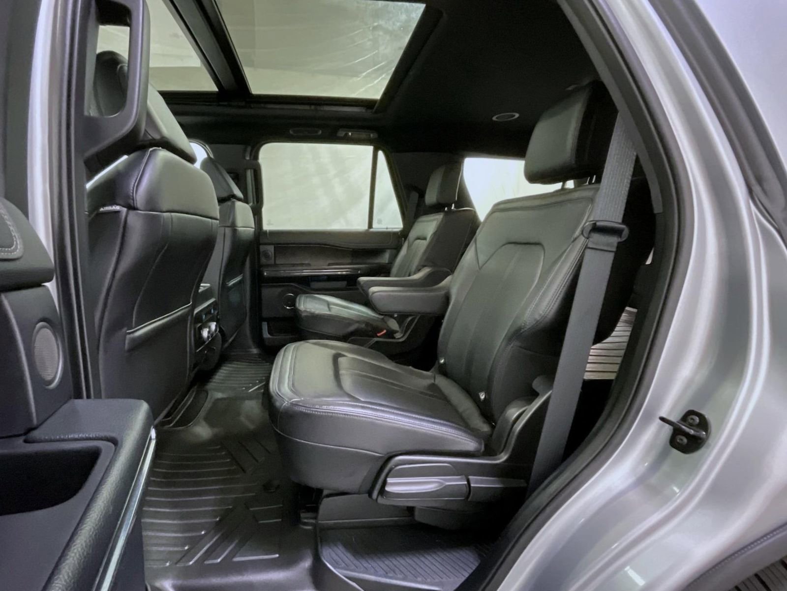 Used 2021 Ford Expedition Limited image 21