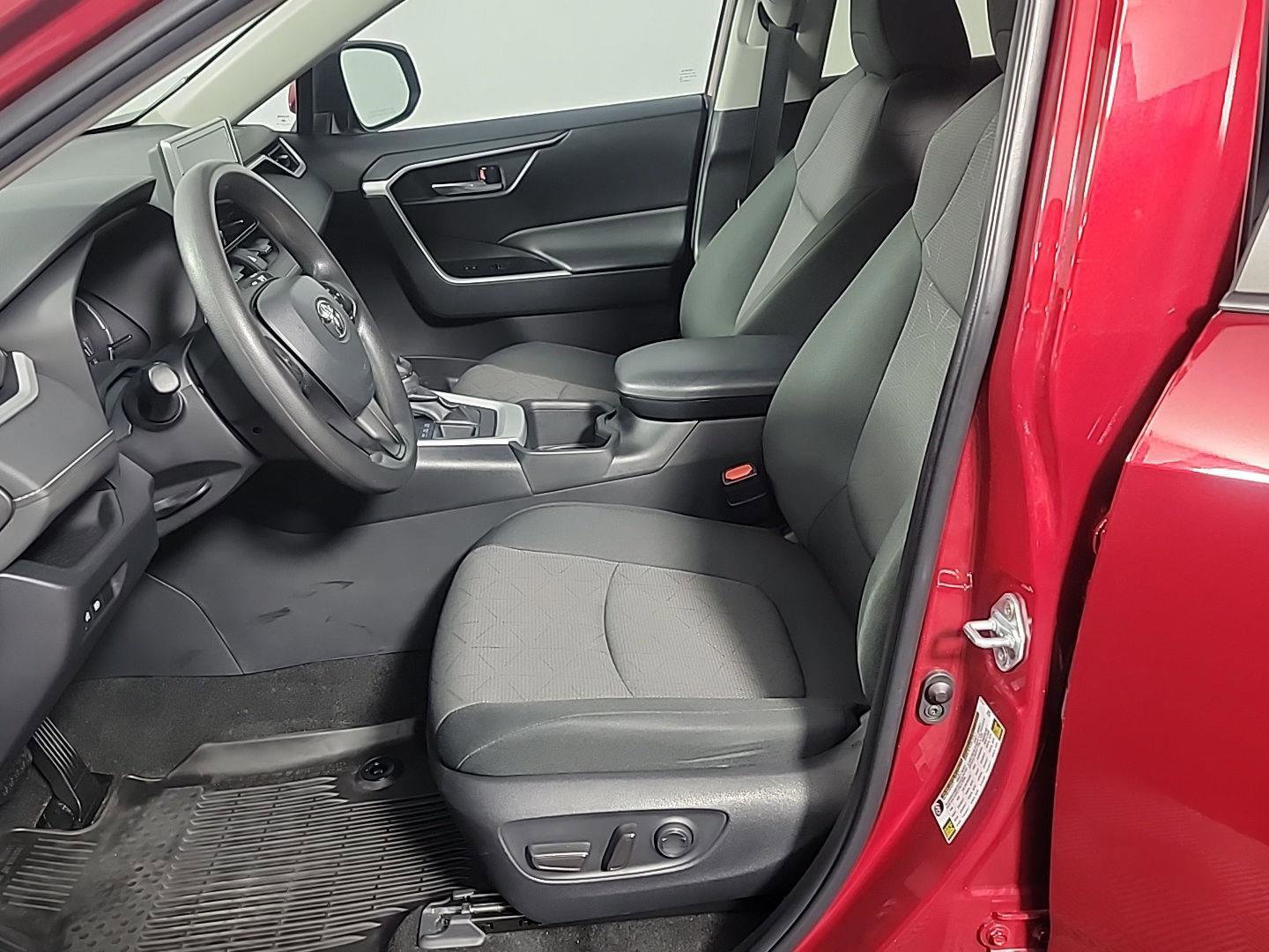 Used 2024 Toyota RAV4 XLE image 19