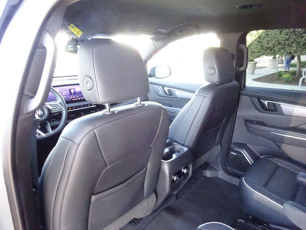 Certified 2025 Buick Enclave Sport Touring image 22