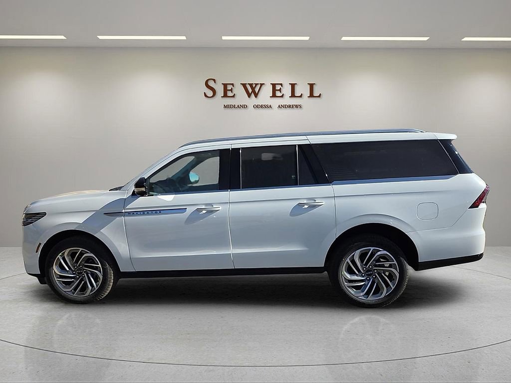 New 2025 Lincoln Navigator L Reserve AWD/4WD image 2