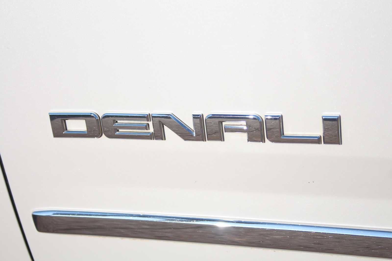 Used 2020 GMC Yukon Denali w/ Open Road Package AWD/4WD image 7