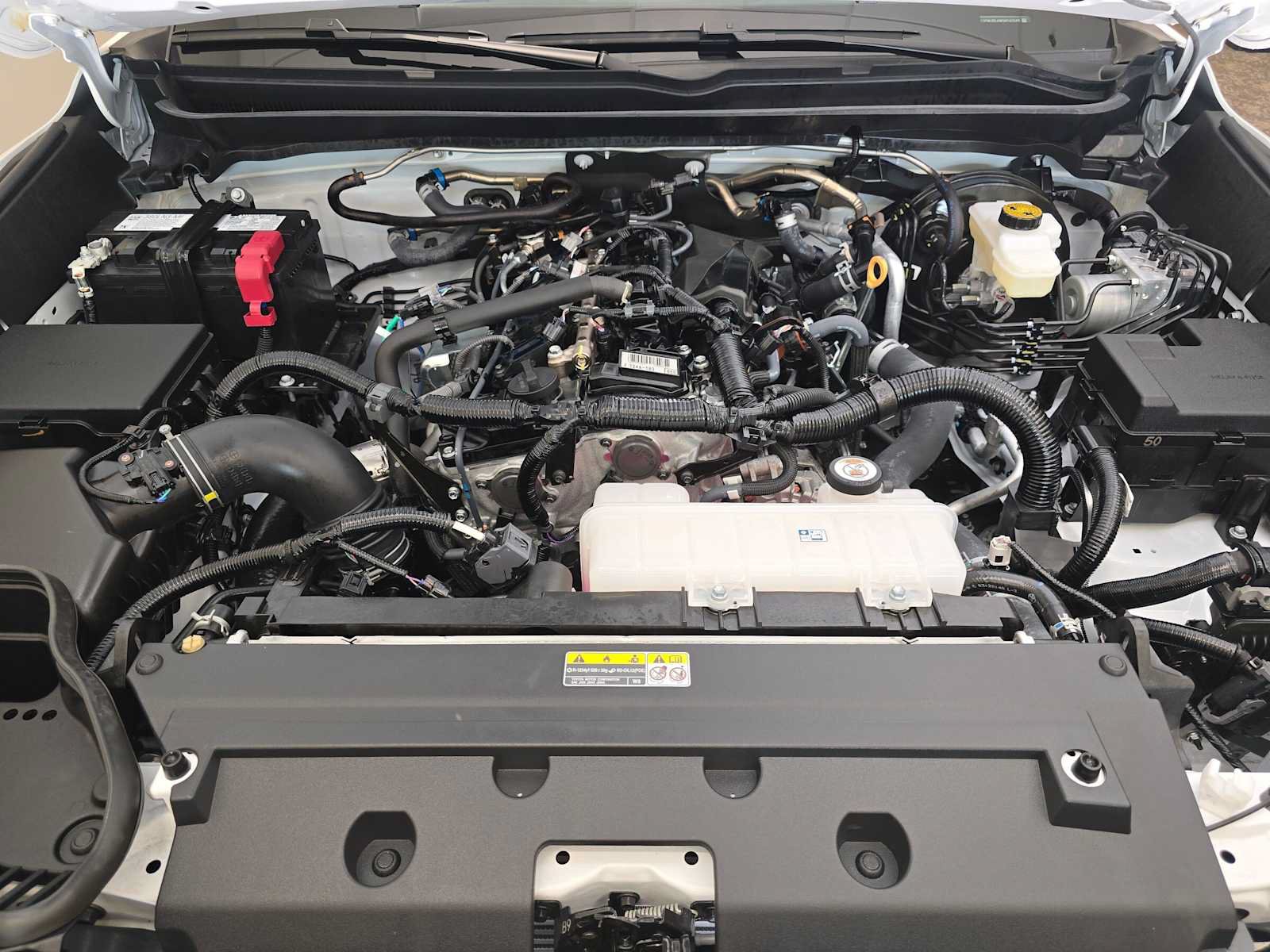 Certified 2025 Toyota Tacoma SR5 AWD/4WD image 9