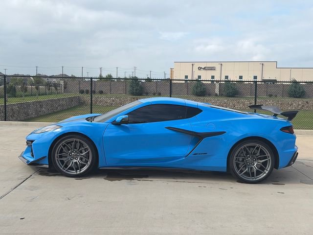 Used 2023 Chevrolet Corvette Z06 w/ Z07 Performance Package RWD image 6