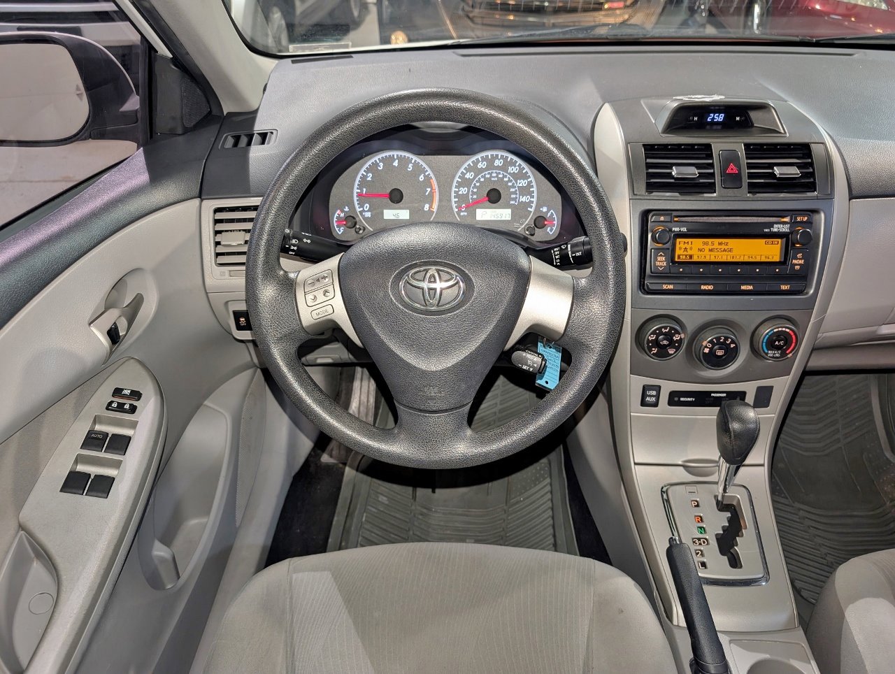 Used 2012 Toyota Corolla LE image 2