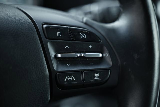 Used 2023 Hyundai Kona Limited image 34