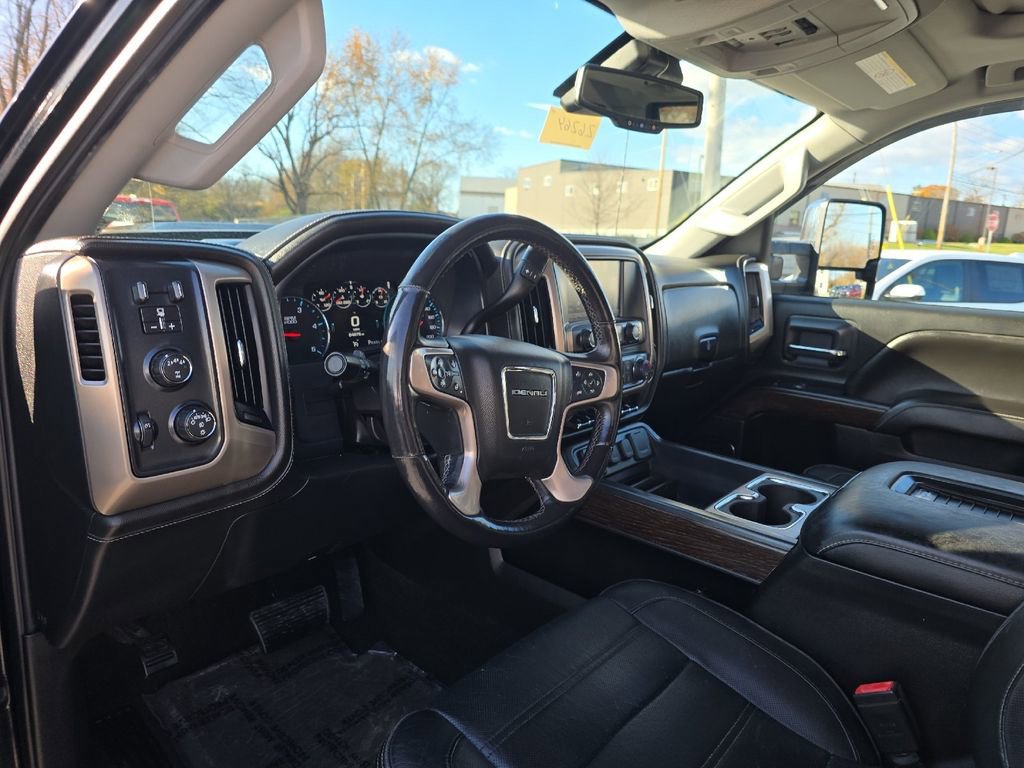 Used 2018 GMC Sierra 2500 Denali image 3