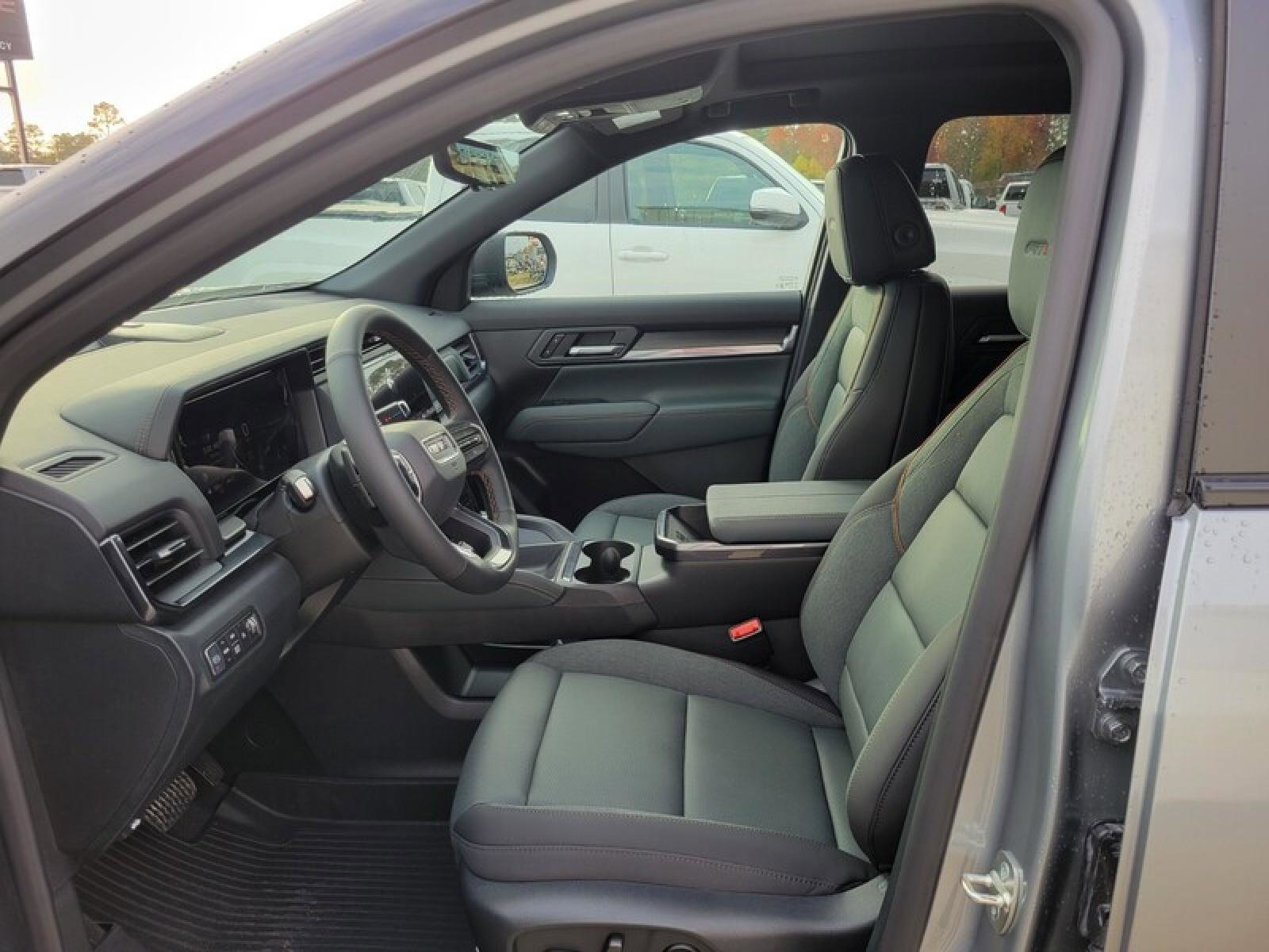 New 2026 GMC Terrain AT4 w/ Convenience Package III image 11