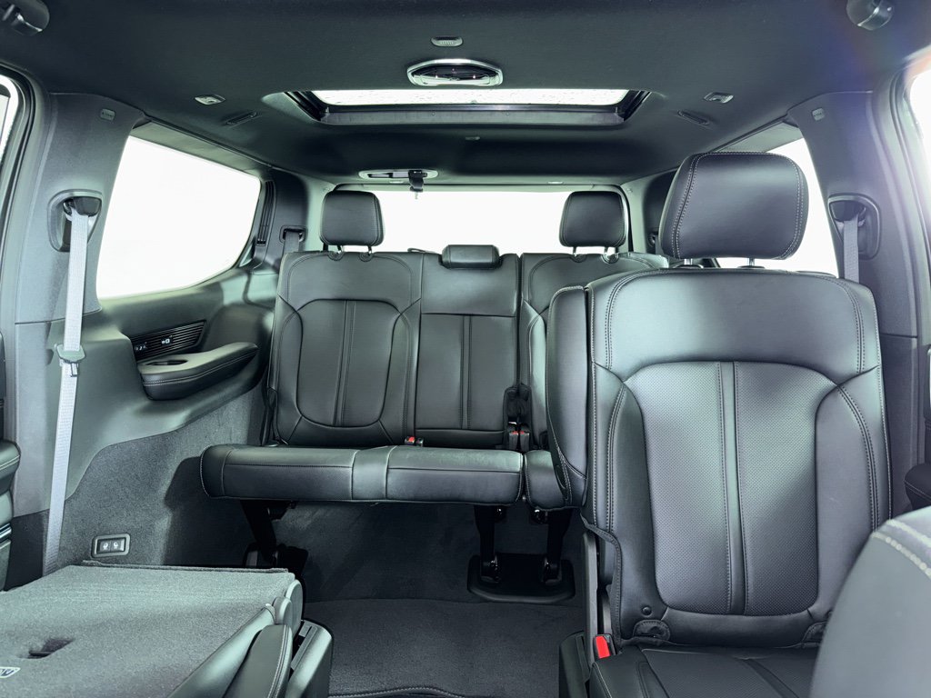 New 2026 Jeep Grand Wagoneer Summit AWD/4WD image 9