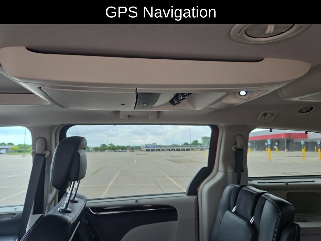 Used 2012 Chrysler Town & Country Limited w/ Luxury Group FWD image 12