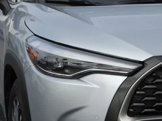 Certified 2023 Toyota Corolla Cross XLE image 5