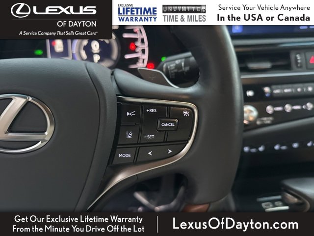 Used 2025 Lexus ES 300h w/ Luxury Package image 19