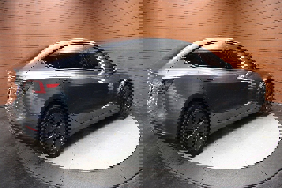 Used 2023 Tesla Model 3 Standard Range RWD image 16