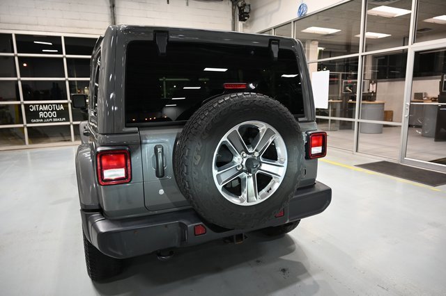 Used 2018 Jeep Wrangler Unlimited Sahara image 6
