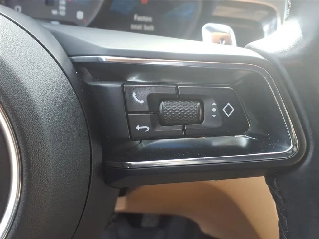 Used 2022 Porsche Macan image 30