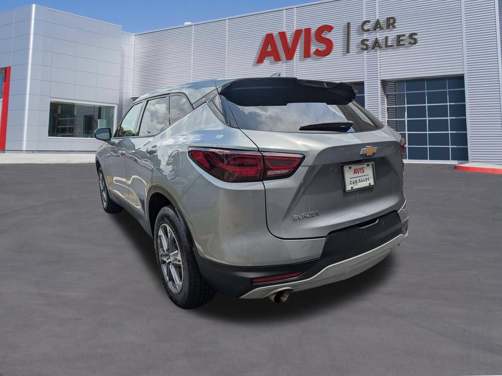 Used 2025 Chevrolet Blazer LT FWD image 9
