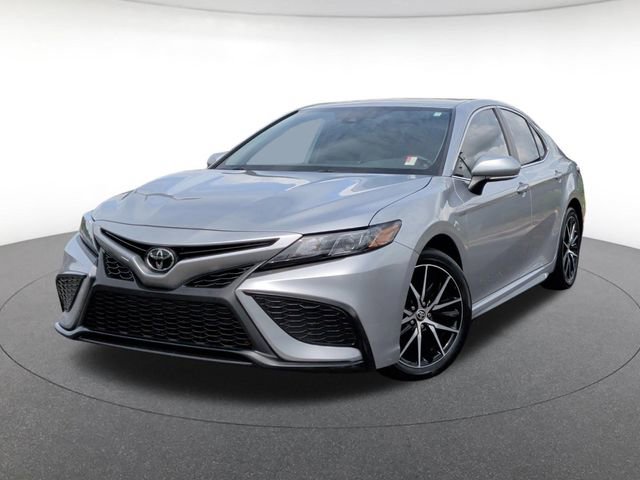 Used 2024 Toyota Camry SE w/ Convenience Package